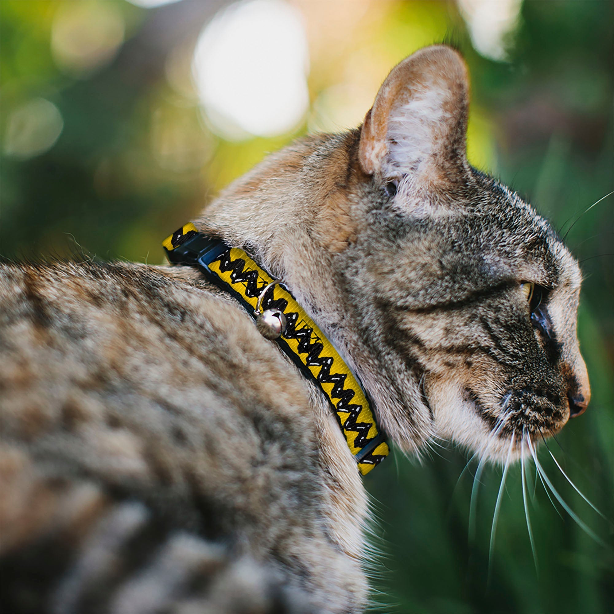 Breakaway Cat Collar with Bell - Peanuts Charlie Brown Zig Zag Stripe Yellow/Black